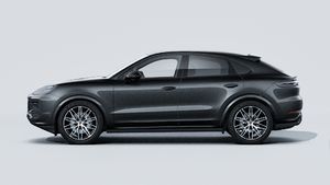 Utvendig visning av Cayenne Coupé Black Edition som viser venstre side av bilen