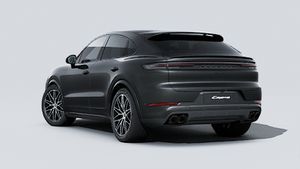 Utvendig visning av Cayenne Coupé Black Edition som viser baksiden og venstre side av bilen