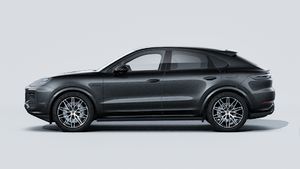 Utvendig visning av Cayenne E-Hybrid Coupé Black Edition som viser venstre side av bilen