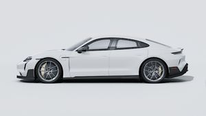 Utvendig visning av Taycan Turbo GT som viser venstre side av bilen