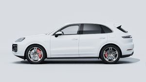Exterior view of Cayenne Turbo E-Hybrid showing the left side of the car