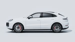 Exterior view of Cayenne Turbo E-Hybrid Coupé showing the left side of the car