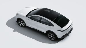 Exterior view of Cayenne Coupé Electric seen from above