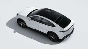 Exterior view of Cayenne S Coupé Electric seen from above