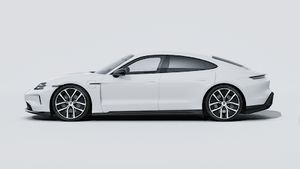 Exterior view of Taycan Black Edition showing the left side of the car