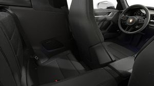 Interior view showing the back seats of 911 Targa 4S