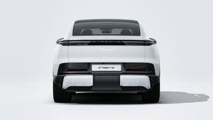Exterior view of Cayenne S Coupé Electric showing the rear of the car
