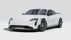 Exterior view of Taycan Turbo GT with Weissach Package showing the front and left side of the car