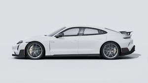 Exterior view of Taycan Turbo GT with Weissach Package showing the left side of the car