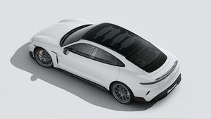 Exterior view of Taycan Turbo GT seen from above