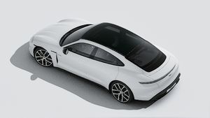 Exterior view of Taycan Black Edition seen from above