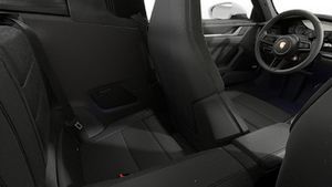 Vista interior de los asientos traseros del 911 Targa 4S