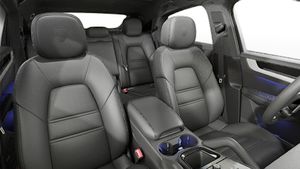 Vista interior de los asientos delanteros del Cayenne Coupé