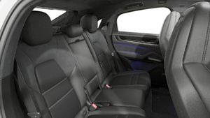 Vista interior de su Cayenne GTS Coupé