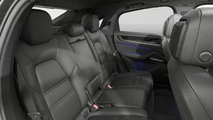 Vista interior de su Cayenne Coupé Black Edition