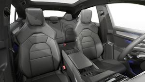 Vista interior de los asientos delanteros del Cayenne S Coupé Electric