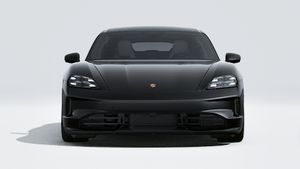 Vista exterior de Taycan 4S Black Edition mostrando la parte delantera del coche