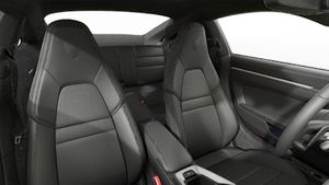 Vista interior de los asientos delanteros del 911 Carrera
