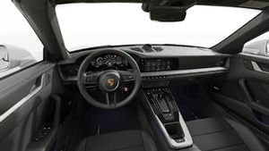 Vista interior que muestra el volante y el salpicadero de 911 Targa 4S
