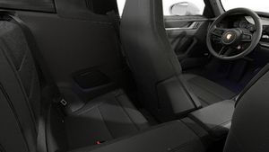Vista interior de los asientos traseros del 911 Targa 4S