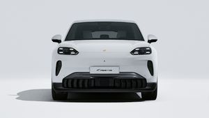 Vue extérieure de Cayenne Electric montrant l'avant de la voiture