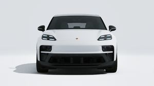 Vue extérieure de Macan GTS montrant l'avant de la voiture