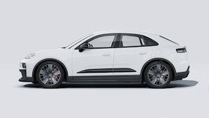 Vue extérieure de Macan GTS montrant le côté gauche de la voiture