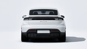 Vue extérieure de Macan GTS montrant l'arrière de la voiture