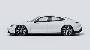 Exterior view of Taycan Black Edition showing the left side of the car
