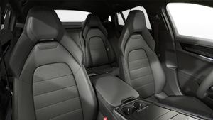 Interior view showing the front seats of Panamera 4S E-Hybrid