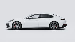 Exterior view of Panamera 4S E-Hybrid showing the left side of the car