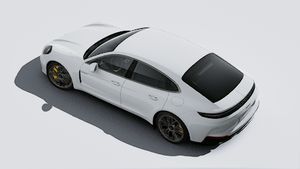 Exterior view of Panamera Turbo S E-Hybrid seen from above