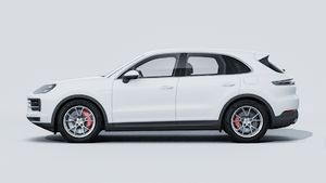 Widok zewnętrzny Cayenne S E-Hybrid przedstawiający lewą stronę samochodu