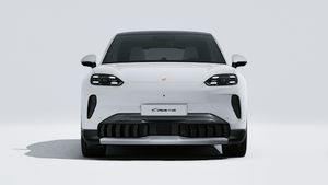 Widok zewnętrzny Cayenne S Coupé Electric przedstawiający przód samochodu