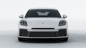 Widok zewnętrzny Panamera 4 E-Hybrid przedstawiający przód samochodu
