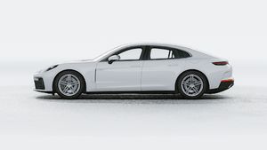 Widok zewnętrzny Panamera 4 E-Hybrid przedstawiający lewą stronę samochodu