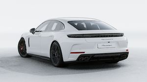 Widok zewnętrzny Panamera GTS przedstawiający tył i lewą stronę samochodu