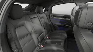 Interior view of Cayenne Coupé Black Edition