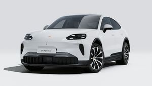 Exterior view of Cayenne Coupé Electric showing the front and left side of the car