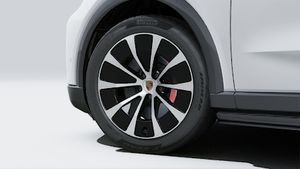 Exterior view of Cayenne S Coupé Electric