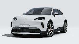 Exterior view of Cayenne S Coupé Electric showing the front and left side of the car