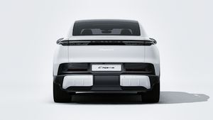 Exterior view of Cayenne S Coupé Electric showing the rear of the car