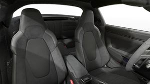 Vista interior, mostrando os bancos dianteiros do 911 Targa 4 GTS