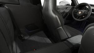 Vista interior, mostrando os bancos traseiros do 911 Targa 4 GTS
