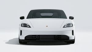 Vista exterior do Taycan Black Edition, de frente