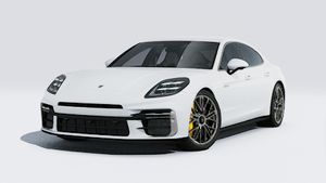 Vista exterior do Panamera Turbo S E-Hybrid, de frente e lateral esquerda