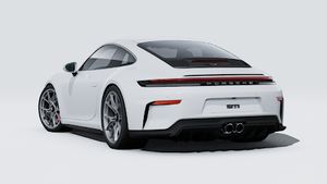 Vista exterior de 911 GT3 with Touring Package mostrando la parte trasera y el lado izquierdo del coche