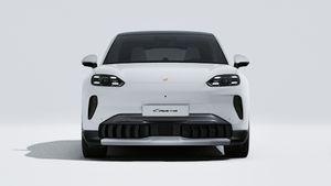 Vista exterior de Cayenne S Coupé Electric mostrando la parte delantera del coche