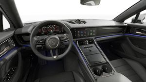 Vista interior que muestra el volante y el salpicadero de Panamera Turbo S E-Hybrid