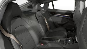 Vista interior de su Panamera Turbo S E-Hybrid
